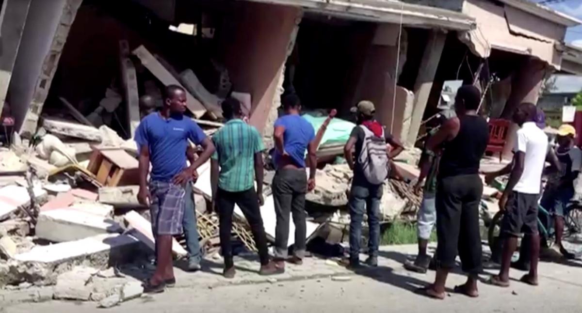 Hundreds dead after huge quake hits Haiti