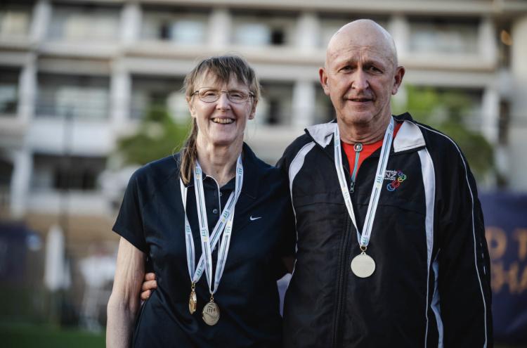 Canterbury ganó un tercer título mundial de tenis récord en España