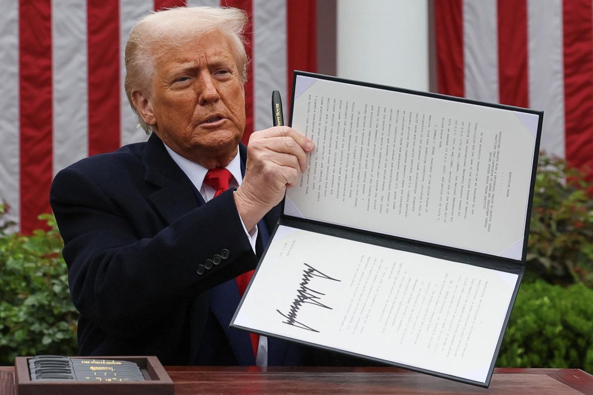 https://www.odt.co.nz/sites/default/files/styles/odt_story_opengraph_1200w/public/story/2025/04/2025-04-02t211920z_1103651257_rc2rpdakvd65_rtrmadp_3_usa-trump-tariffs.jpg?itok=Vg8nABc-