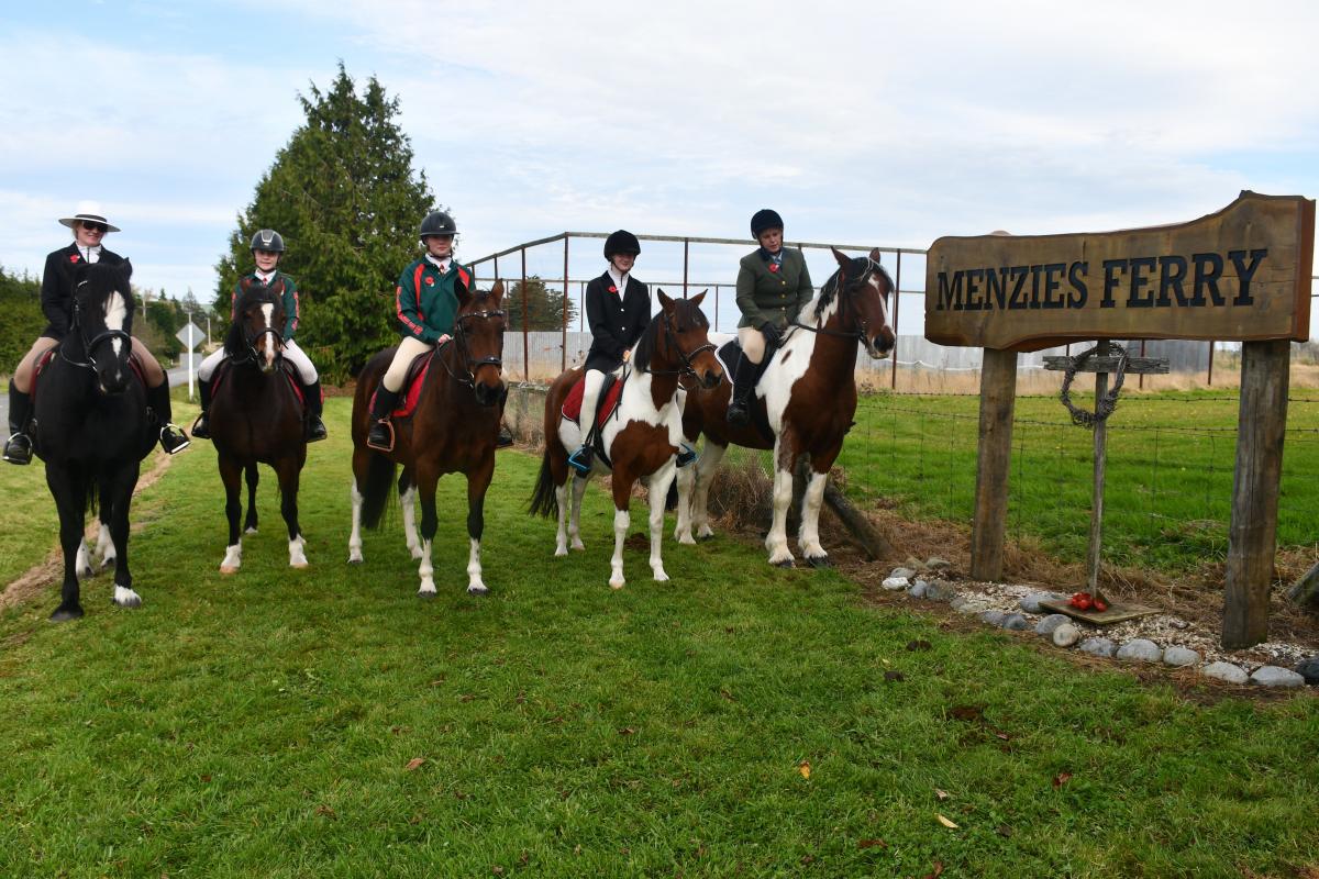 Anzac services commemorate past and present service people