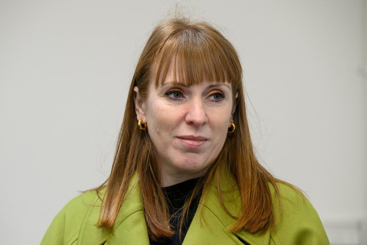Cleared of tax wrongdoing, UK Labour's Rayner calls on Starmer to 'reflect'