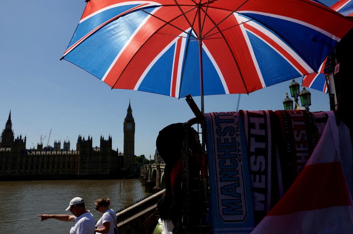 Britain swelters under record heat in May