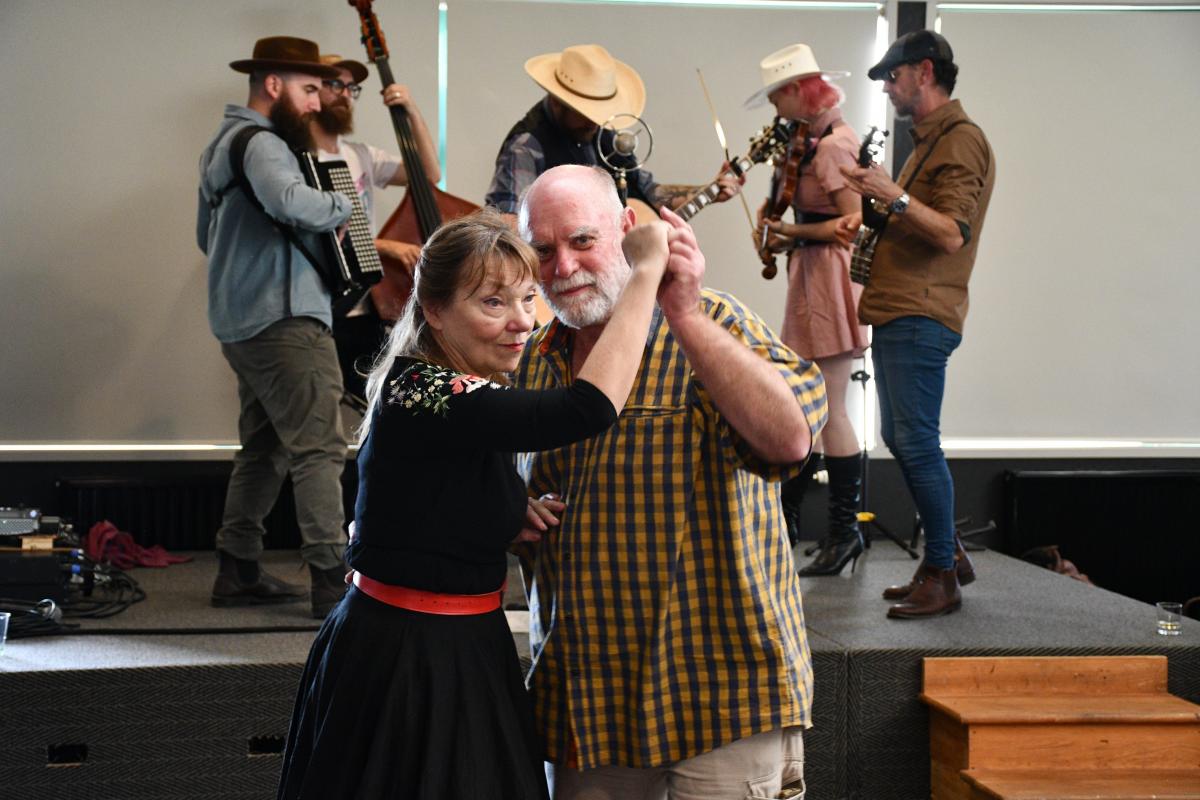 Australian couple follows band to NZ