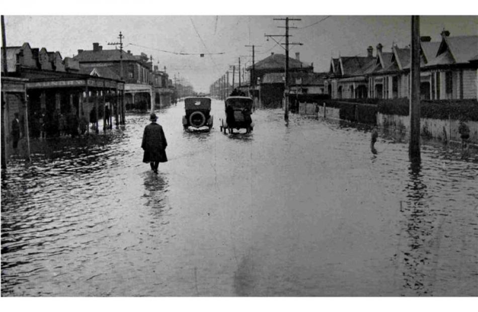 Prince Albert Rd, St Kilda, during a flood in 1923. Photo from the 'Otago Witness.'