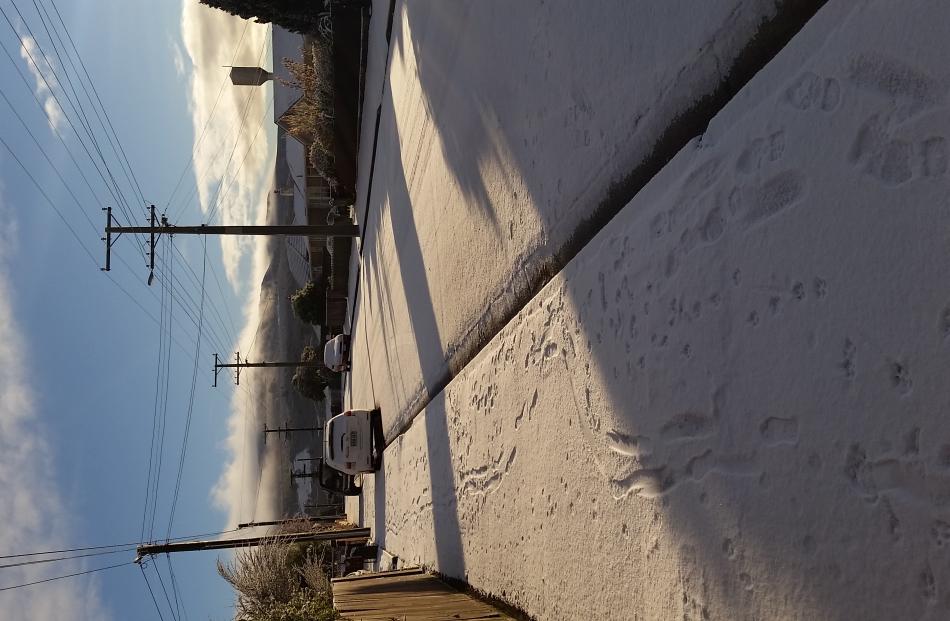 Snow this morning at 9am in Saunders St, Brockville. Photo: Phillippa Lloyd