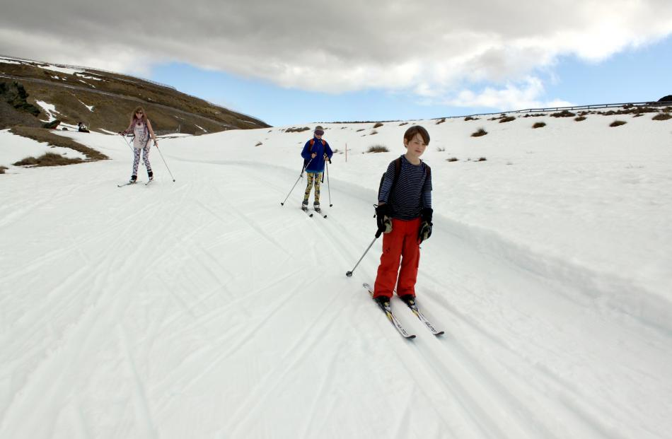 The long narrow skis and relaxed approach of the cross-country skiier. PHOTO: LAURA WILLIAMSON
