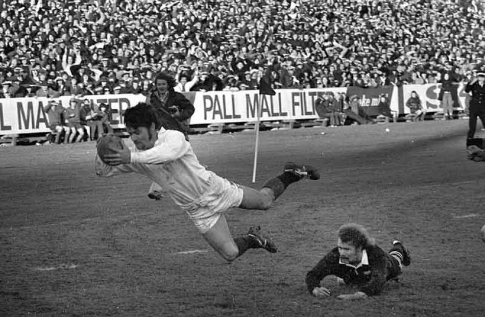 1973: All Blacks v Junior All Blacks. Grant Batty try.