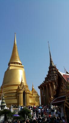 Thailand’s golden stupas are a spectacular sight.PHOTOS: PAUL RUSH