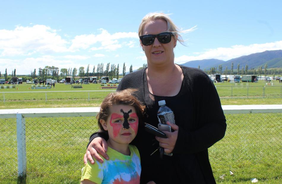 Zoe (6) and Donna Wallace, of Tapanui.