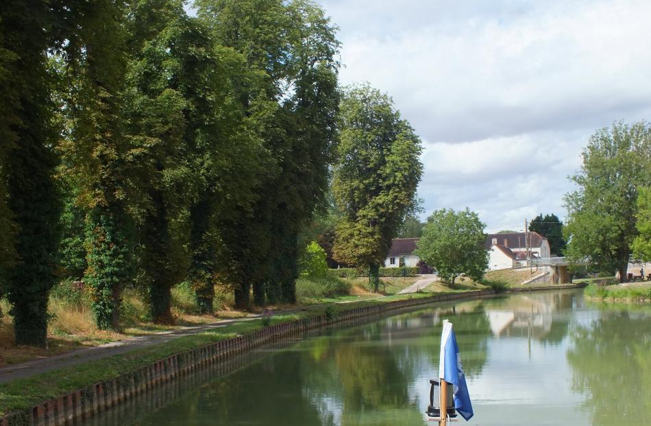 A typically quiet part of the canal. 