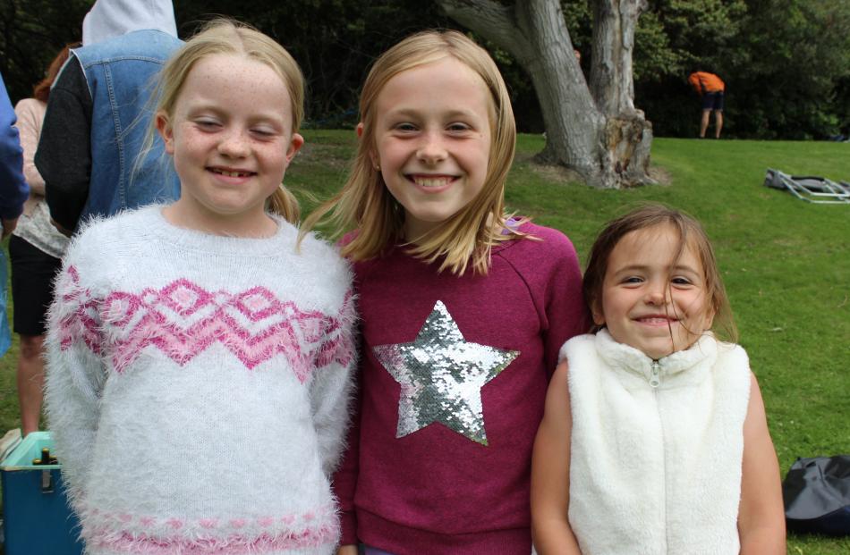 Caitlin Shea (l9), Madison Wedgwood (8) and Georgia Wedgwood, all of Alexandra.