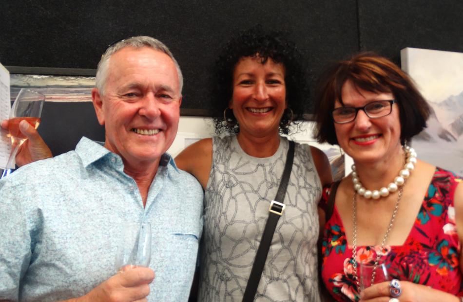 Warwick Deuchrass, of Wanaka, with Sheryl Wright and Jenny Beck, both of Dunedin.
