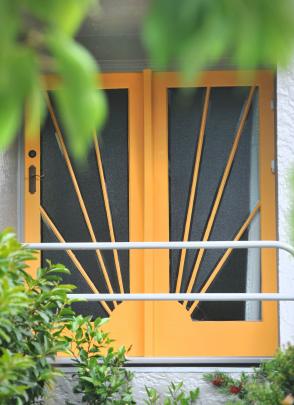 A sunburst design on a door in Eglinton Rd.