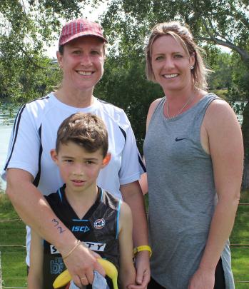 Kay  and  Balin (9) Wood, of Balclutha, and Anna Milne, of Stirling.