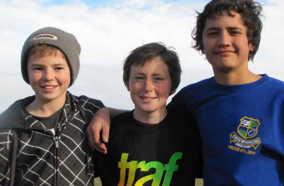 Logan Cornish, 13, Mikaire Schooner, 12, and Tutaneki Brennan, 13, Metropolitan Gold under 38kg.