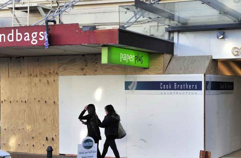 Golden Centre entrance: rebuilding.