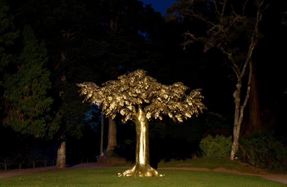 The Golden Bearing (2014) held by Govett Brewster Art Gallery New Plymouth. Photo by Bryan James.