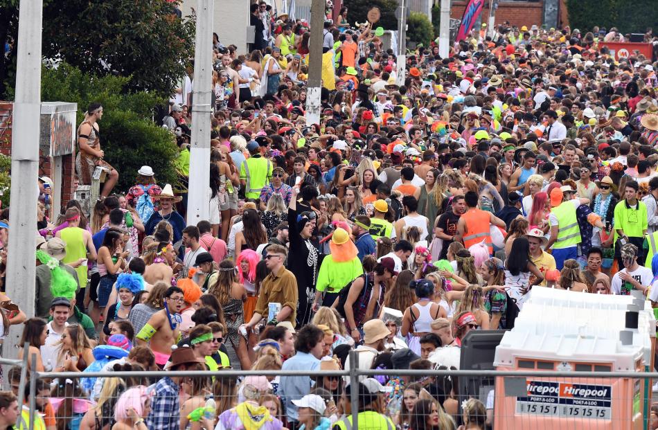 Standing room only . . .Hyde street in full flight. Photo: Stephen Jaquiery