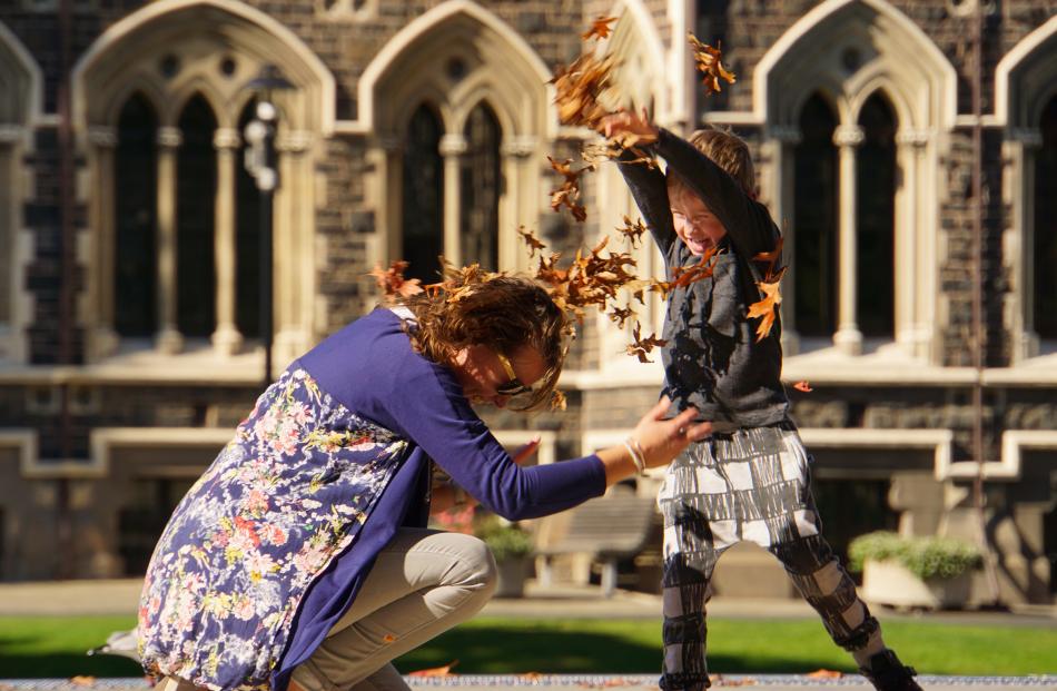 ‘‘Children just adore autumn. Itgives them an opportunity to play with and feel different...