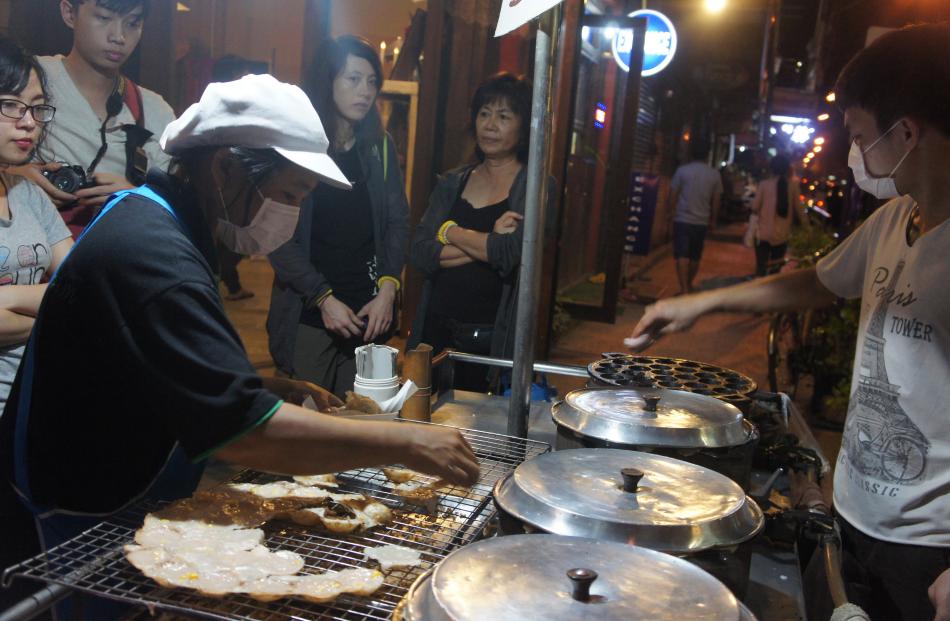 Locals and tourists alike flock to the pop-up restaurant carts that line Chiang Mai’s streets and...