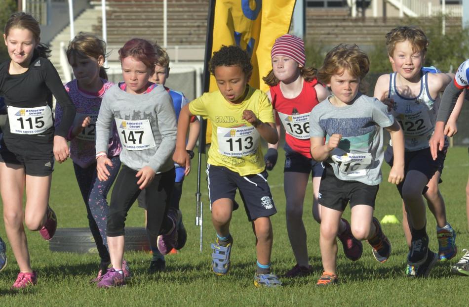 The field in the 1.5km race for years 3 and 4 pupils sets off in the first event of the Kids Cross Country Series yesterday at Logan Park, Dunedin. 
