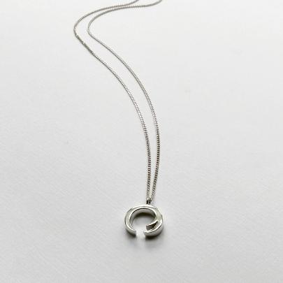 Thorn circle necklace
