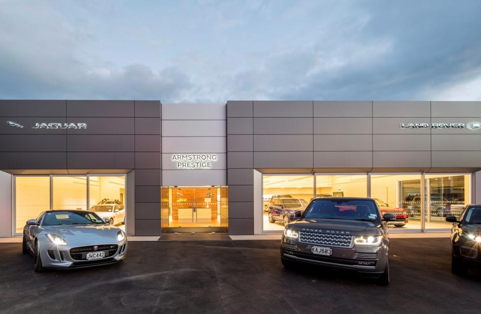  Armstrong Prestige - Jaguar and Land Rover 