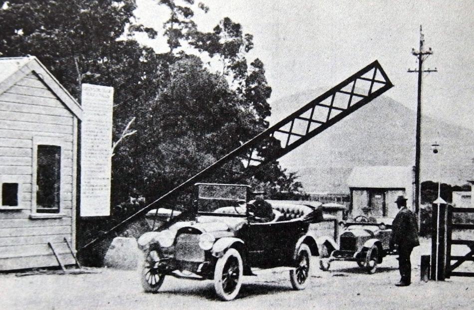 The Green Island toll gate in 1912. Photo: supplied.