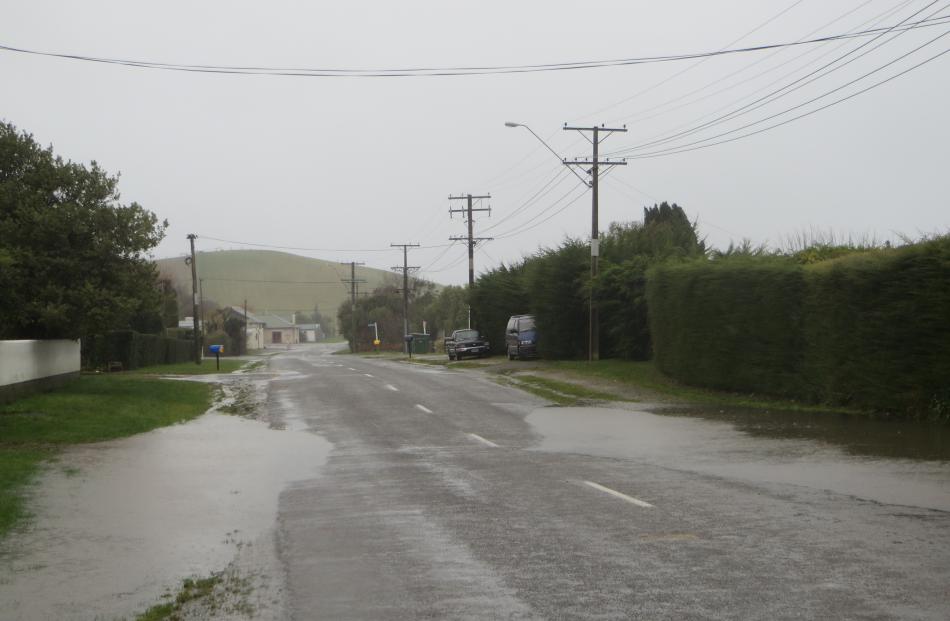 Flooding on Kakanui Rd this morning after rain. Photo: Shannon Gillies