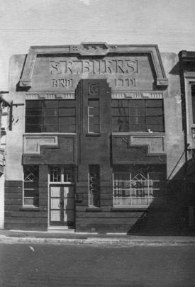 The building as it appeared during the ownership of Stanley Burns, not long after completion....