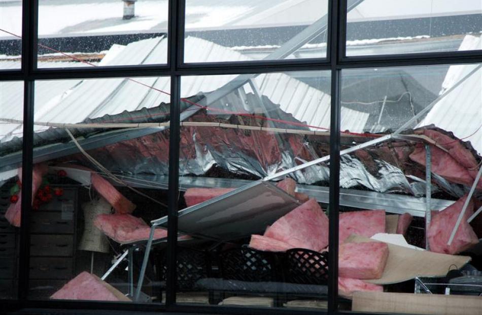 Heavy snowfall caused the roof of Wrens to collapse. Credit:NZPA / Dianne Manson.