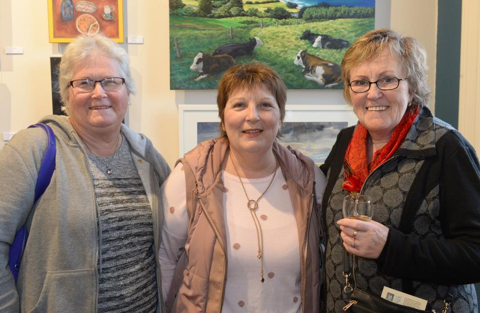 Glenda Kyle, Julie Stewart and Lorna Allan, all of Dunedin. 