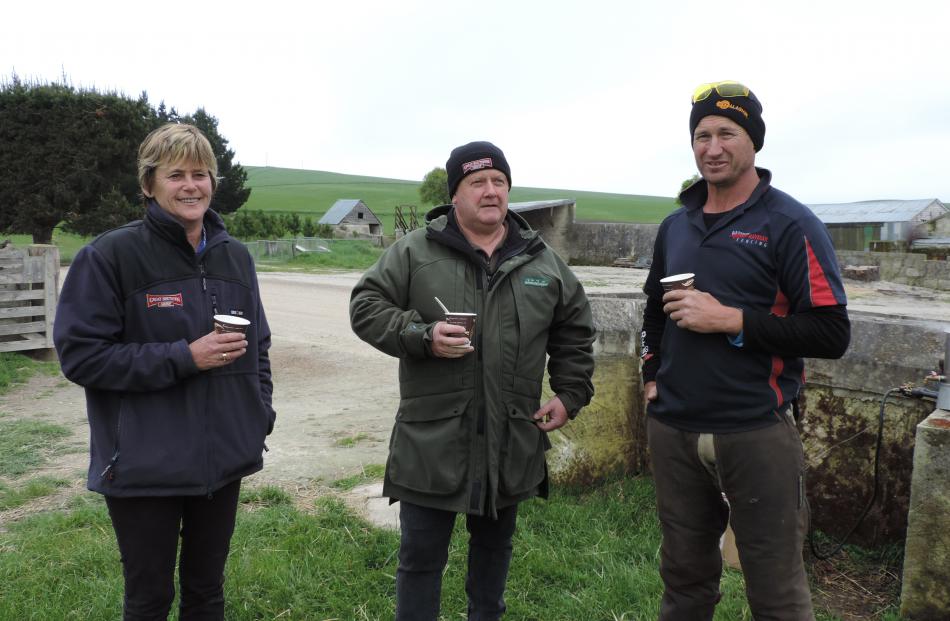 Great Southern Oamaru fencing suppliers (from left) Kirsten MacDonald and Roy Duffell discuss the industry with Ashburton contractor and Fencing Contractors Association member Lindsay Hayman. 