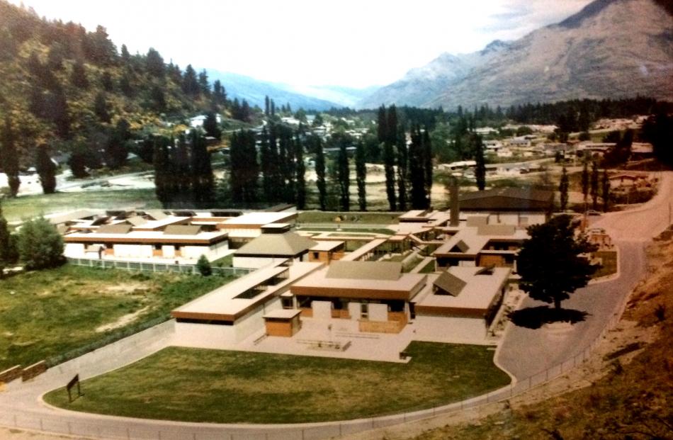 The current  Wakatipu High School when  it was new, in 1980. Photo: Wikimedia Commons