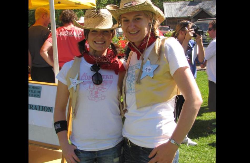 Arrowtown Pre-School Lone Star Teachers on the Run Annie Cafe (left) and Sara Bole.