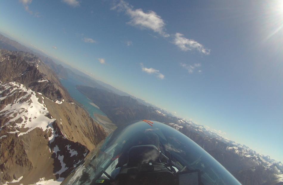 Some stunning photographs from the South Island Gliding Championships at Omarama were captured by the appropriately named Philip Plane, flying with Jono Wardman. Lake Hawea is visible ahead in this shot. Photos: Philip Plane