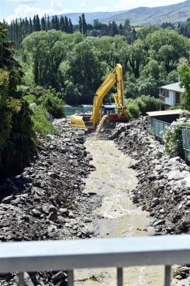 Clearing Reservoir Creek.