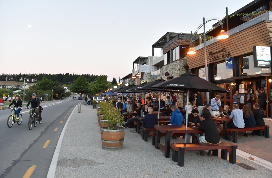 The bars along Wanaka’s waterfront were doing a steady trade on Sunday night as the countdown to...