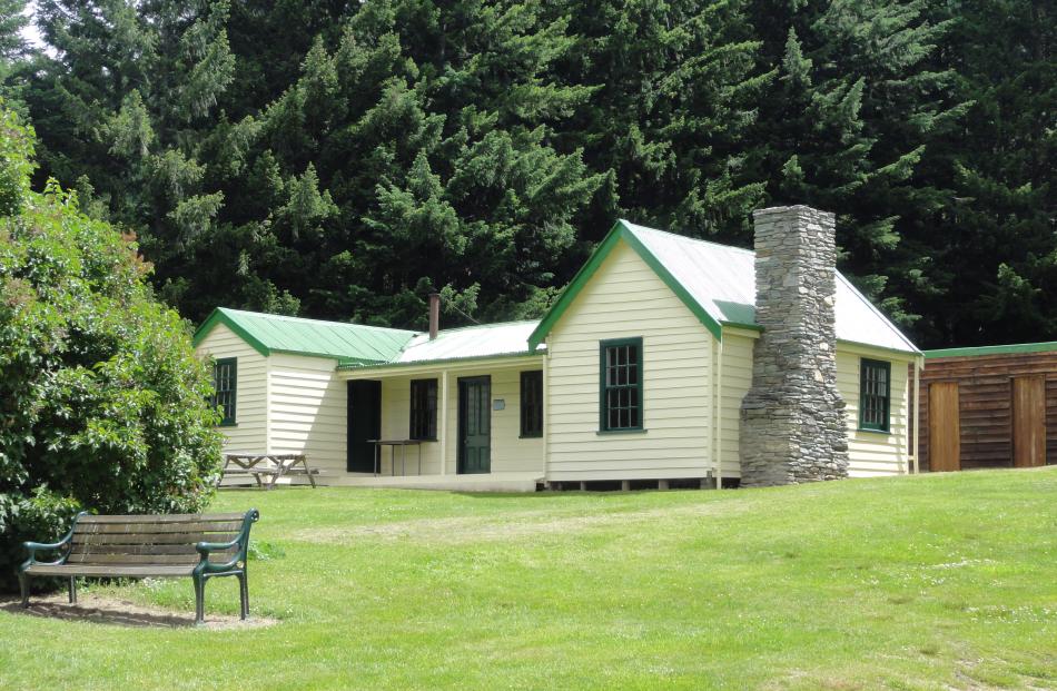 The homestead as it used to be. Photo: Wikimedia Commons