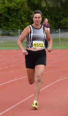 Catherine Bacon heads for home in the 800m of the heptathlon. 