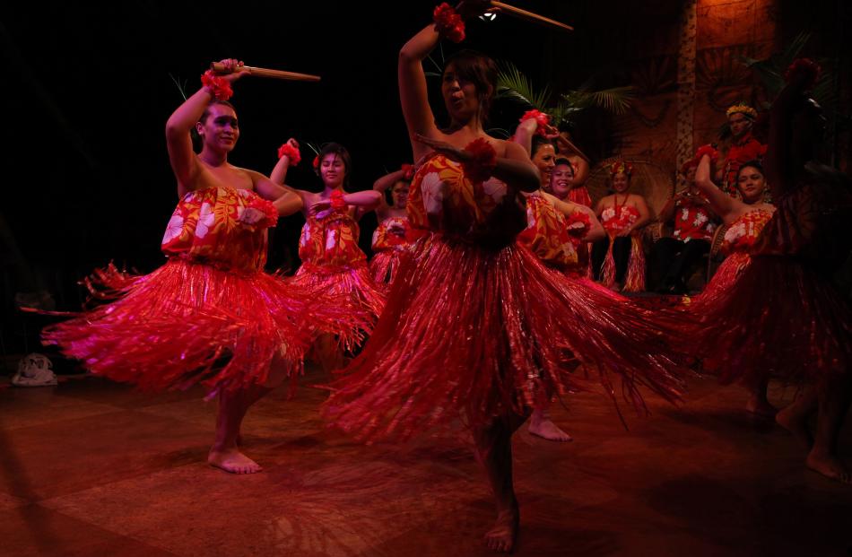 Waikiki Pageant cast perform the final hula Hano Hano Hanalei in Mele Kanikau. Photo: Joanna Forsberg