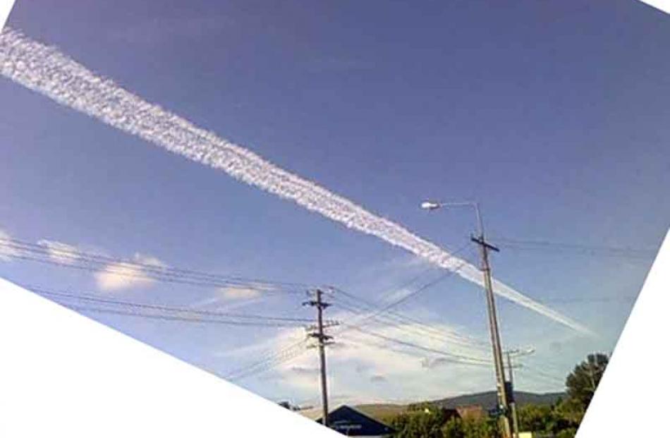 Nicolle Vincent also thought it was a military plane. This frame-filling photo taken at 9.25am.