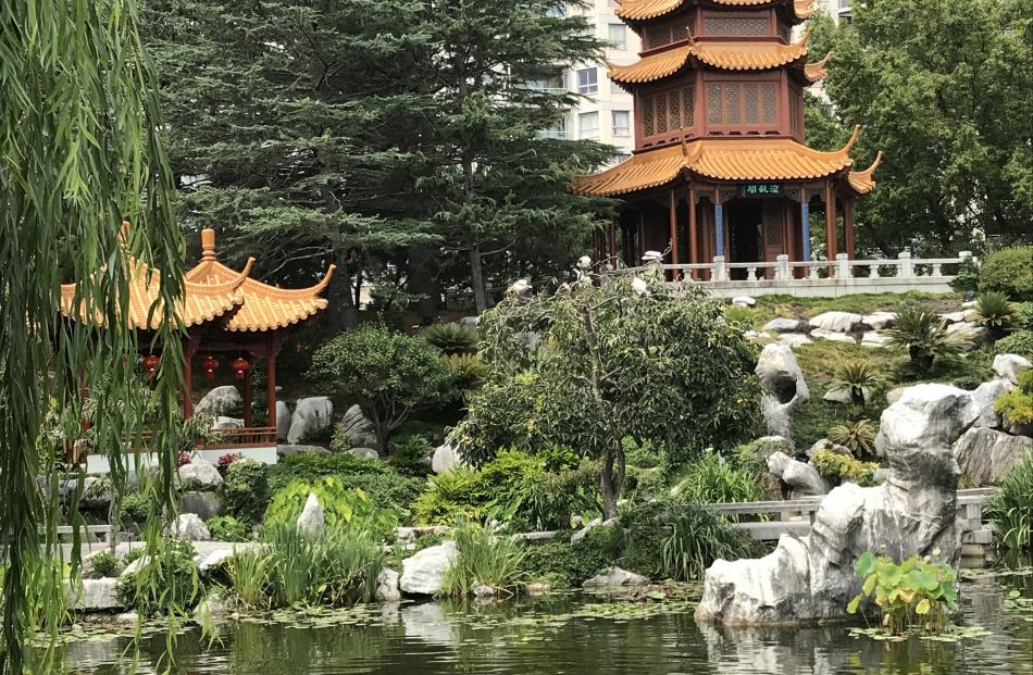 The Gurr (Clear View Pavilion) at the top of Sydney's Chinese Garden of Friednshiop and the Twin...