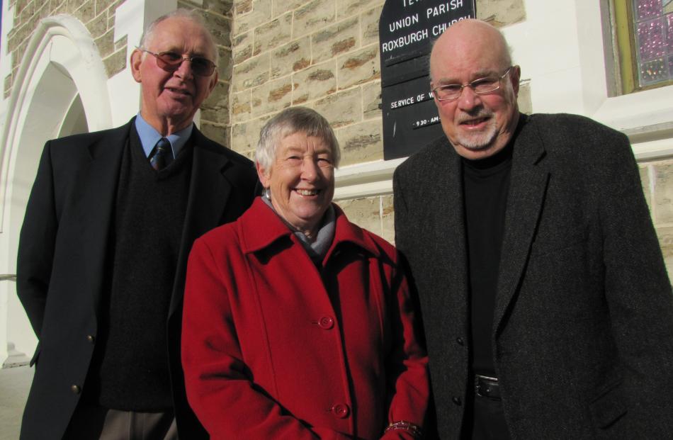 Alan Garden, of Millers Flat, and Janet and Peter Wishart, of Dunedin.