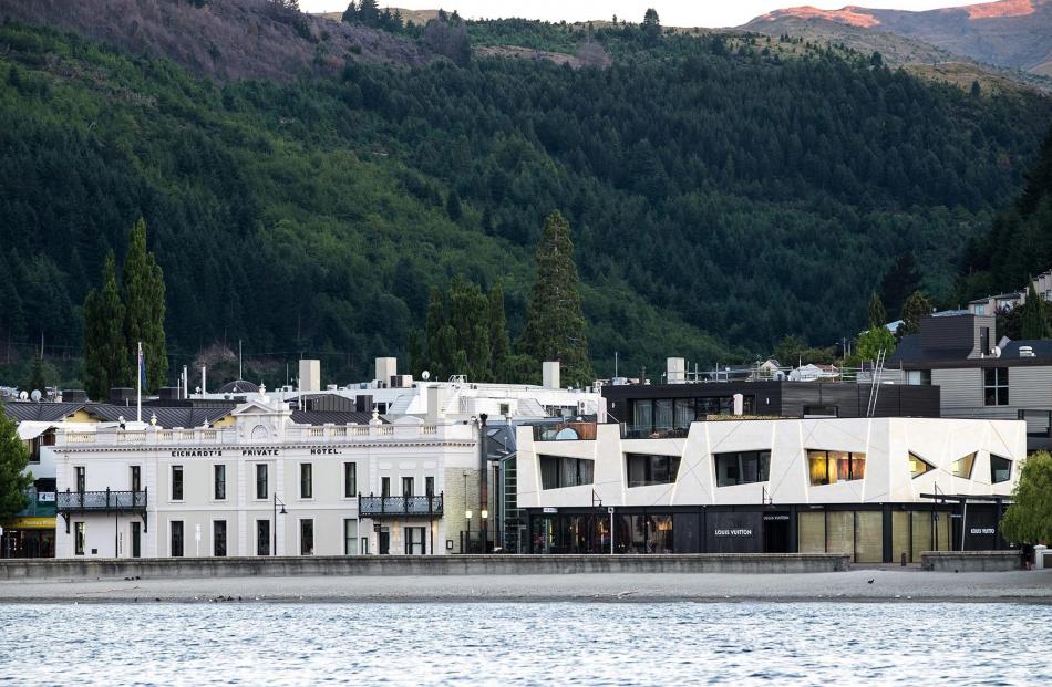 Eichardt’s II, by Wyatt & Gray Architects, Queenstown. Photo: Marian Matthews