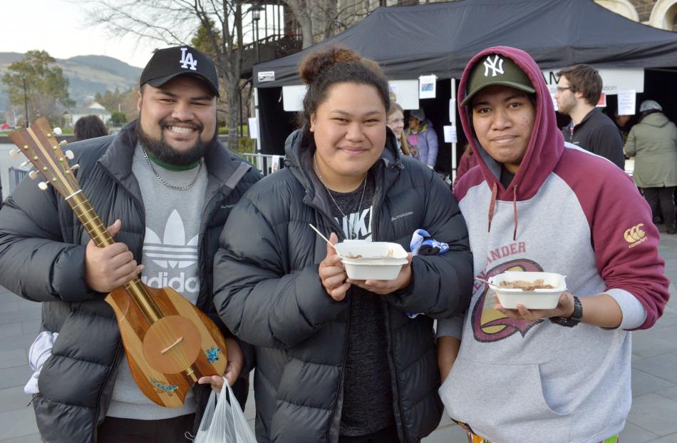 University students and Otago Cook Island Students' Association club members Ridge Ponini, Kura...