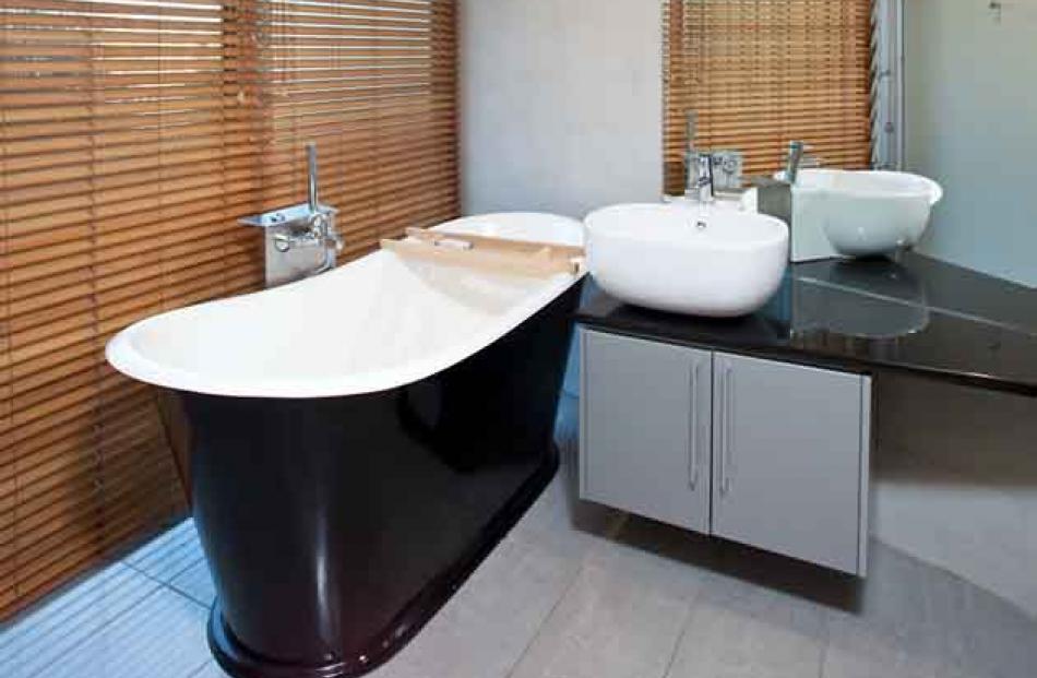 Master ensuite.