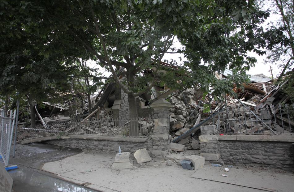 A damaged building in Durham St. Photo by Pam Johnson/NZPA