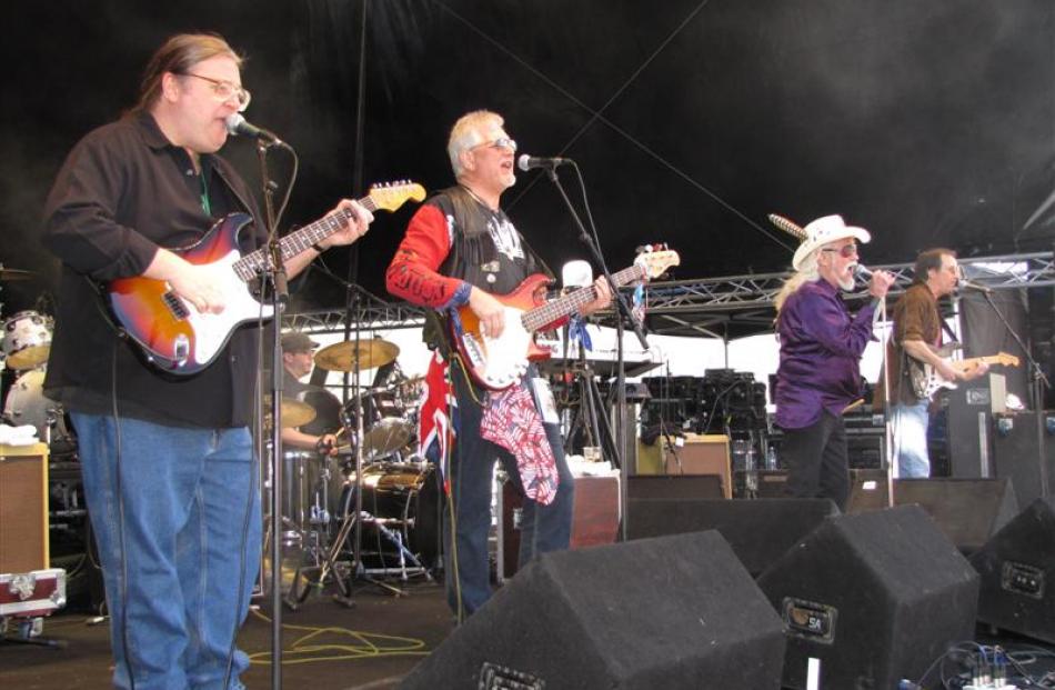 Dr Hook and his band delivered their successful style of rhythm'n'blues and country at the debut...