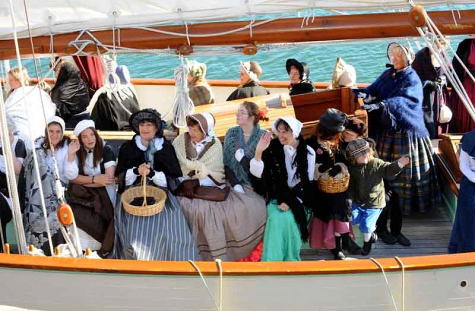 The 'settlers' welcomed to Dunedin. Photo by Peter McIntosh.